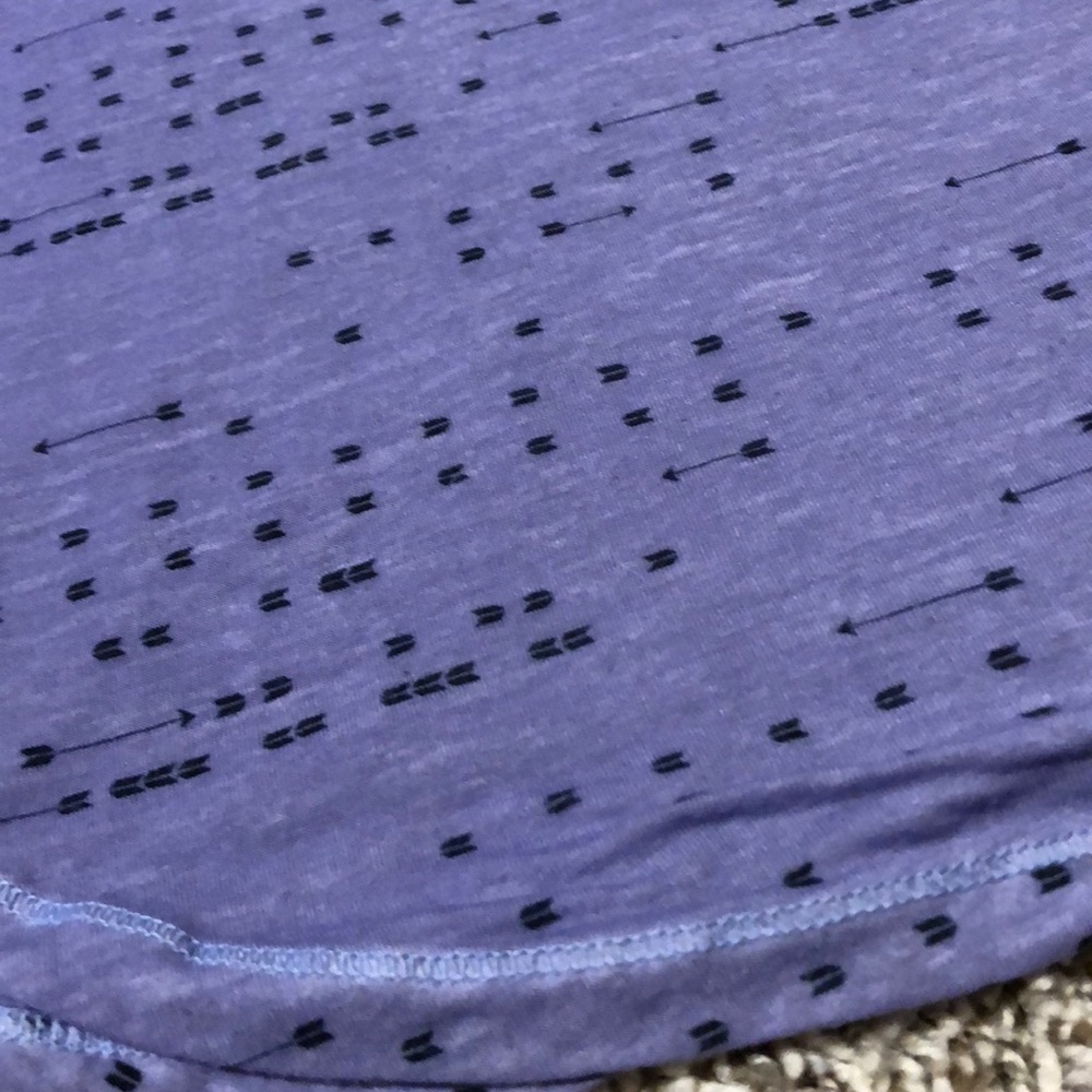 Patterned V neck - Picture 5 of 5